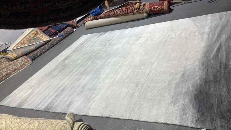 wrong label on rug for carpet cleaning