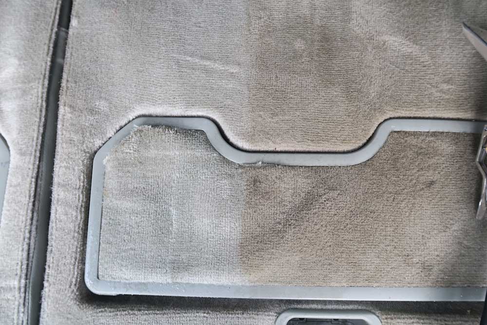 Limpieza profesional de interiores de automóviles en Nueva York.